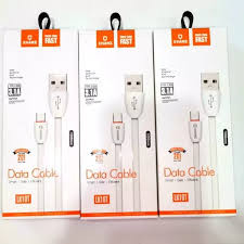 کابل شارژ تایپ سی X-Hanz LK10T با بستهبندی مرتب و طراحی شیک.