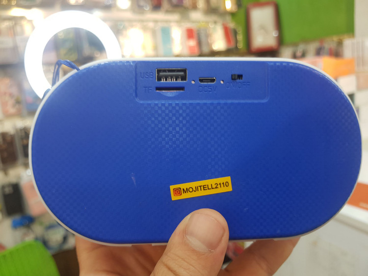 نمای پشت اسپیکر بلوتوثی Hytige CRYSTAL BT-5.0 رنگ آبی با پورتها در معرض دید در فروشگاه مجیتل