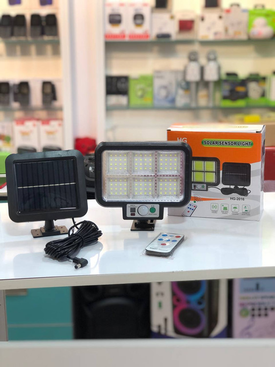 چراغ خورشیدی دیواری مدل HG-2016 با پنل جداگانه، سنسور حرکت و قابلیت روشن شدن خودکار در شب