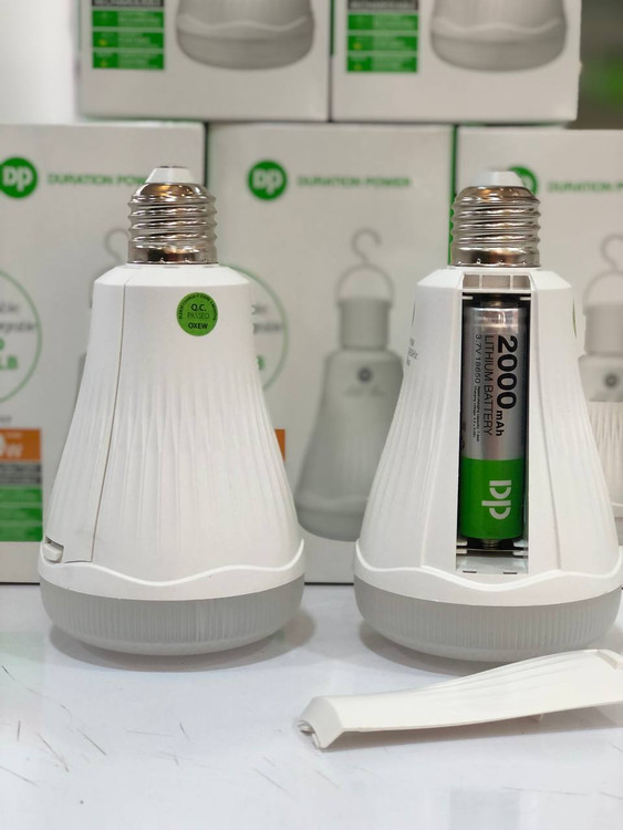 لامپ شارژی DP مدل DP-7817 با سرپیچ E27 و ۳ حالت روشنایی برای استفاده در فضای باز