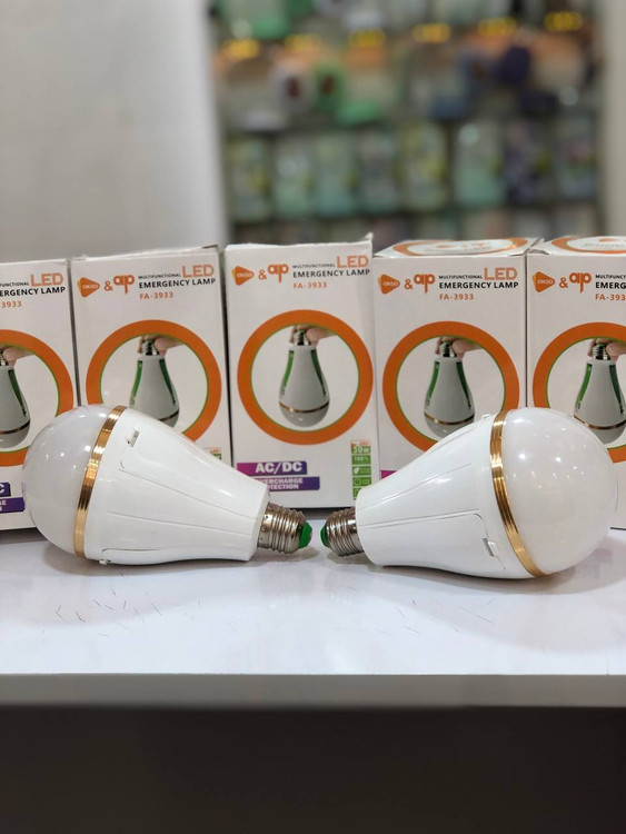 لامپ شارژی OKGO مدل FA-3933 با نور مهتابی و قابلیت استفاده خانگی و اضطراری