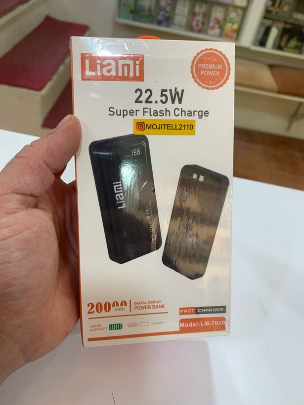 شارژ همزمان دستگاههای مختلف با پاوربانک Liami مدل LM-7020