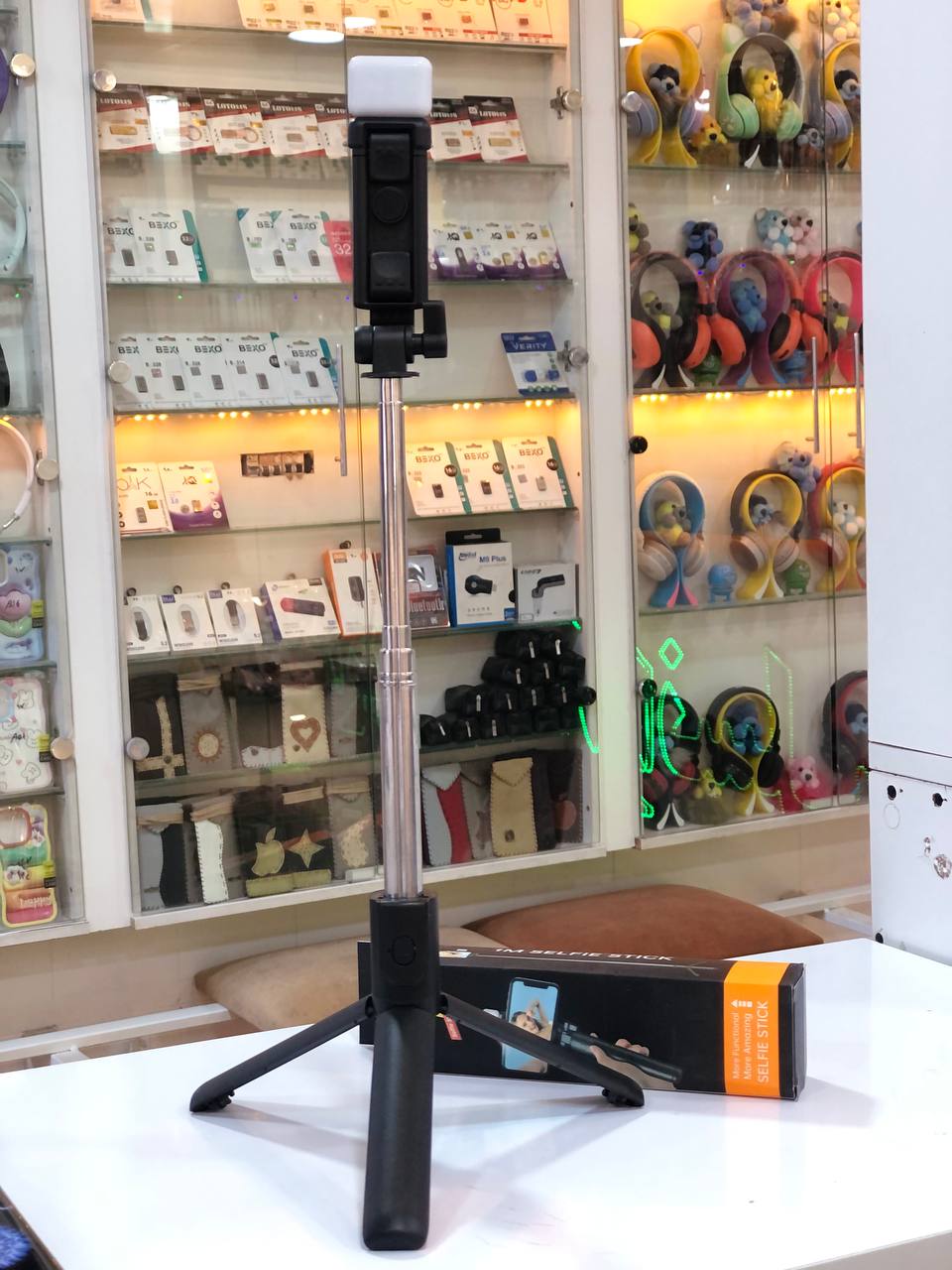 پایه موبایل H1S تلسکوپی با طول بازشده 103 سانتی‌متر