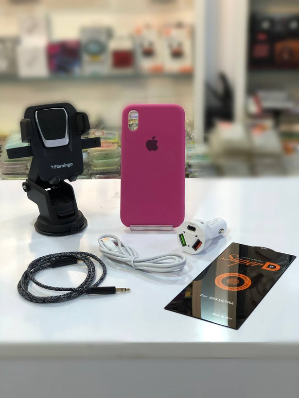 پک طلایی تاکسی اینترنتی مُجیتِل شامل گارد سیلیکونی، گلس Super D، هولدر، شارژر فندکی، کابل و AUX