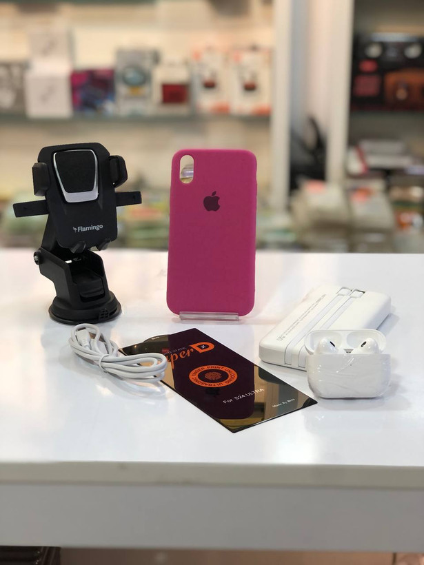 پک پریمیوم تاکسی اینترنتی مُجیتِل شامل پاوربانک، ایرپاد، گارد، گلس Super D، هولدر و کابل شارژ