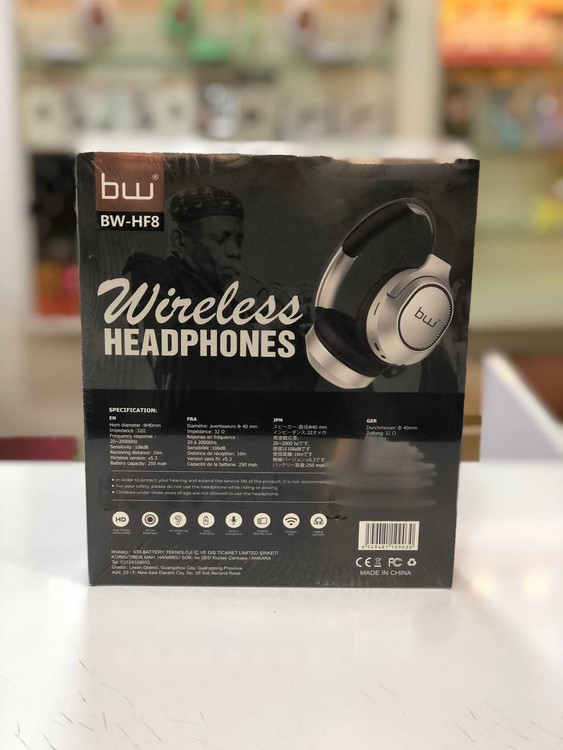 نمای پشت بستهبندی هدفون BW-HF8 و مشخصات فنی و آیکونهای محصول