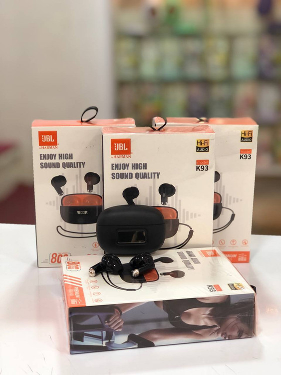 ایرپاد بیسیم JBL K93 با کیس شارژ دارای نمایشگر LED و طراحی ارگونومیک دو گوشی