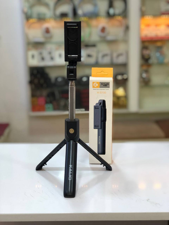 مونوپاد بلوتوثی KALIO K-S100 در حالت سهپایه مناسب عکاسی و فیلمبرداری