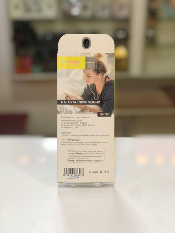 نمای نزدیک گوشیهای هندزفری HITAGE EB-786 و کابل مقاوم
