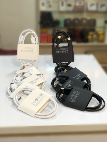 کابل شارژ دو سر تایپ سی USB-C به USB-C رنگ مشکی و سفید مناسب گوشیهای اندروید