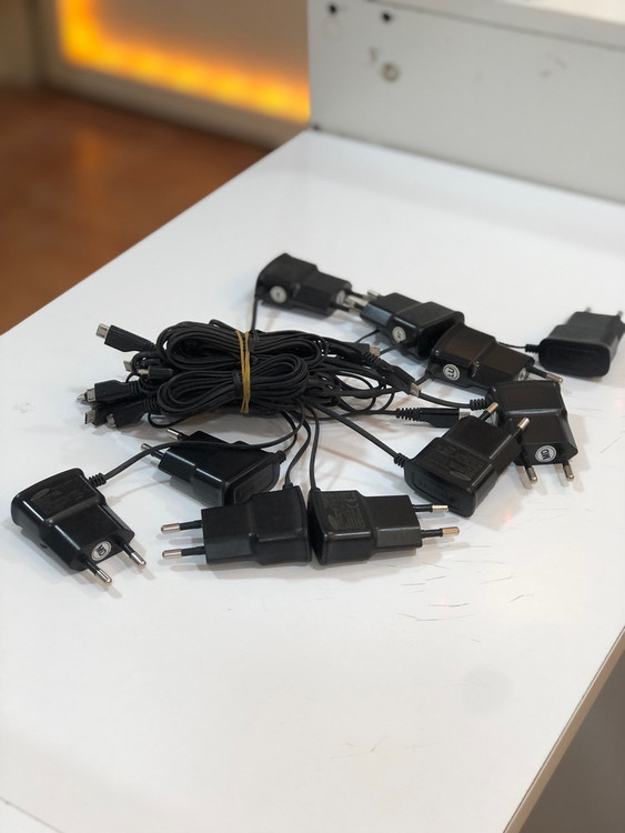 کلگی شارژ Samsung i9000 دو پین با خروجی 0.7 آمپر مخصوص گوشیهای قدیمی