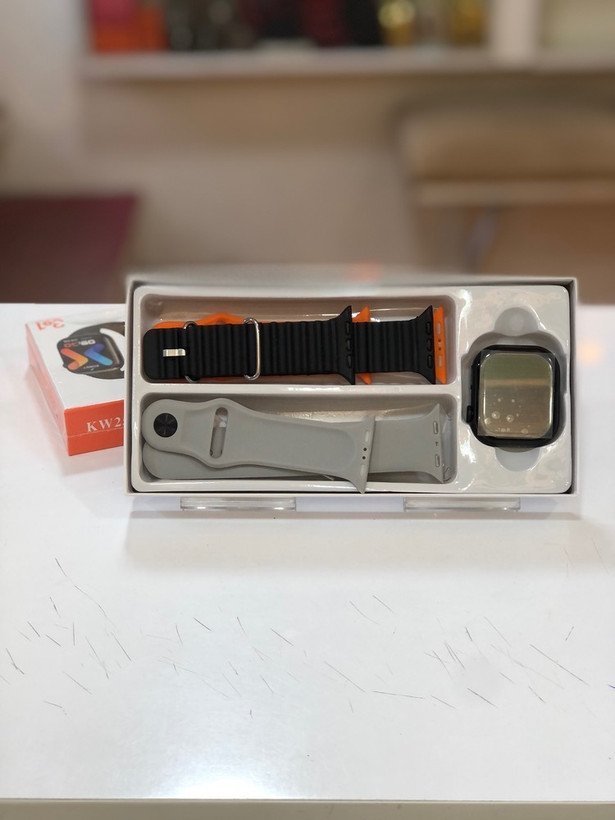 Smartwatch KW25 Max with multiple straps and full-view display
