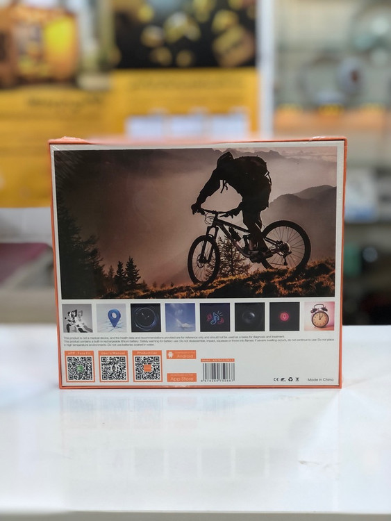 KW70 Ultra 3 Smartwatch با طراحی طرح اپل واچ، در بستهبندی رسمی برند KEQIWEAR