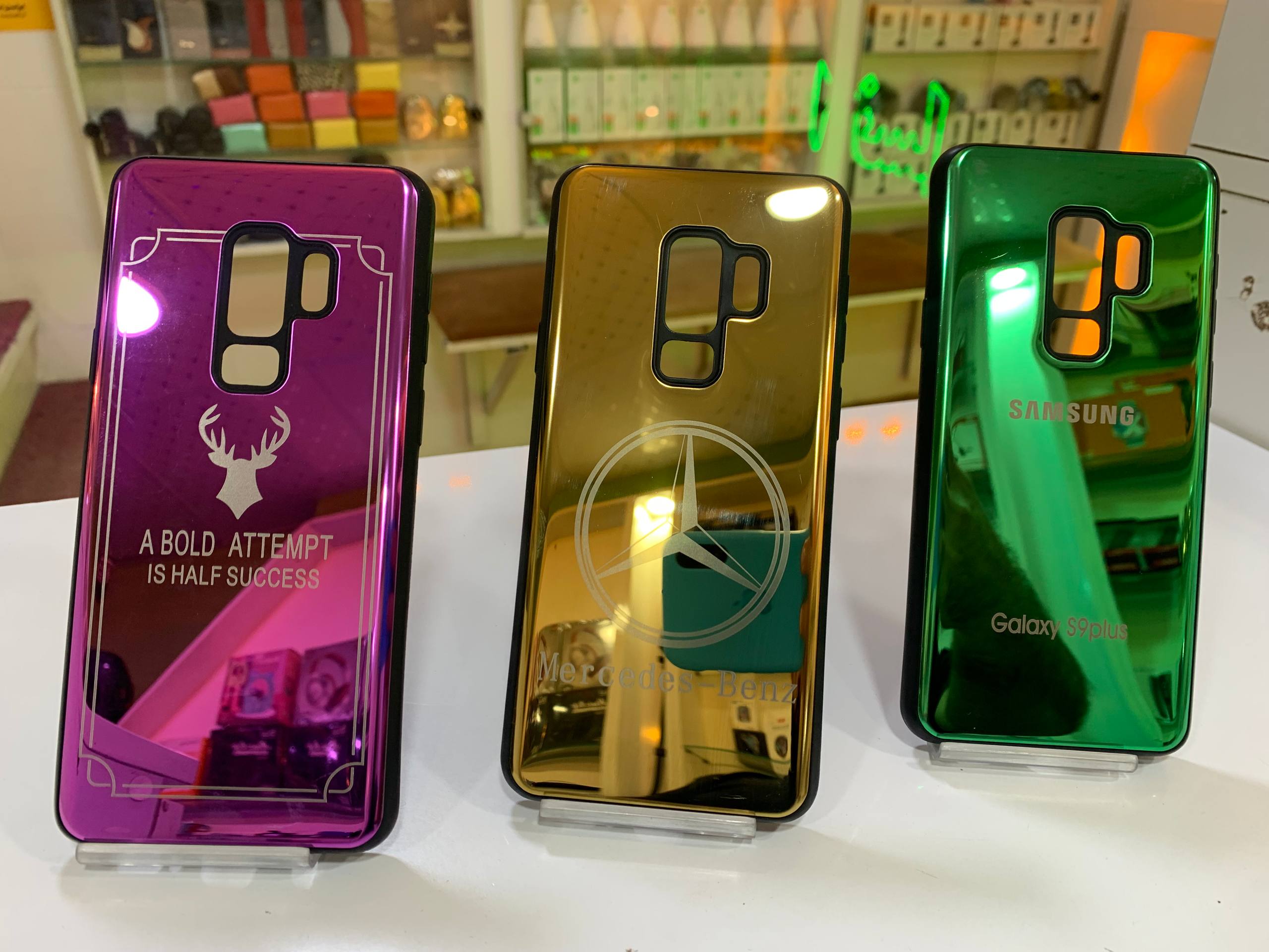 قاب آینه‌ای سامسونگ S9 Plus در سه رنگ بنفش، طلایی و سبز